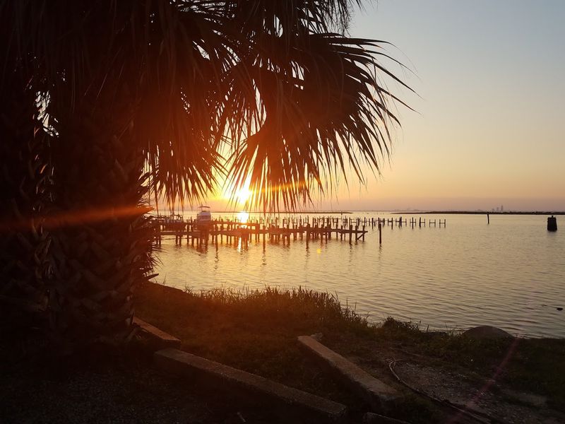 9 Alabama Coast Towns Where The Crowds Never Really Leave - Decor Hint Spanish Fort, Mobile Bay