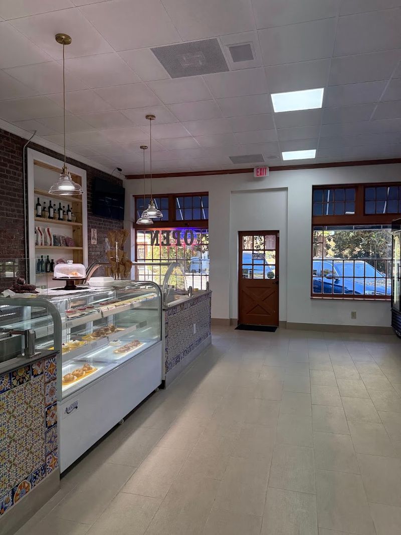 La Delizia Italian Market