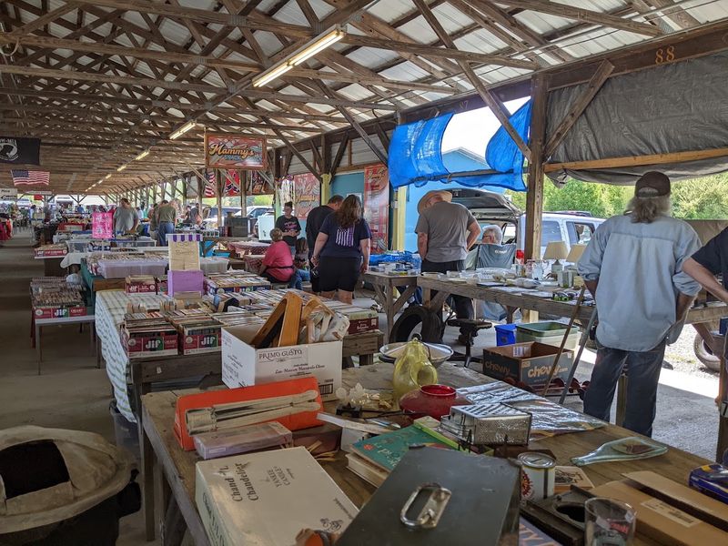 Lake Cumberland Flea Market, Somerset