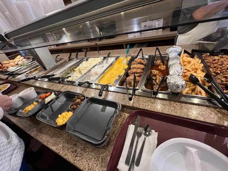This Georgia Cafeteria Serves Southern Favorites That Keep Locals Coming Back - Decor Hint The Rotating Daily Menu Keeps Things Exciting
