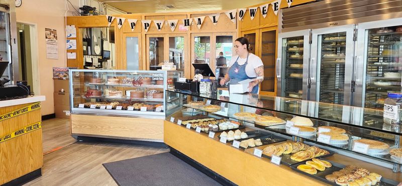 Peters' Bakery