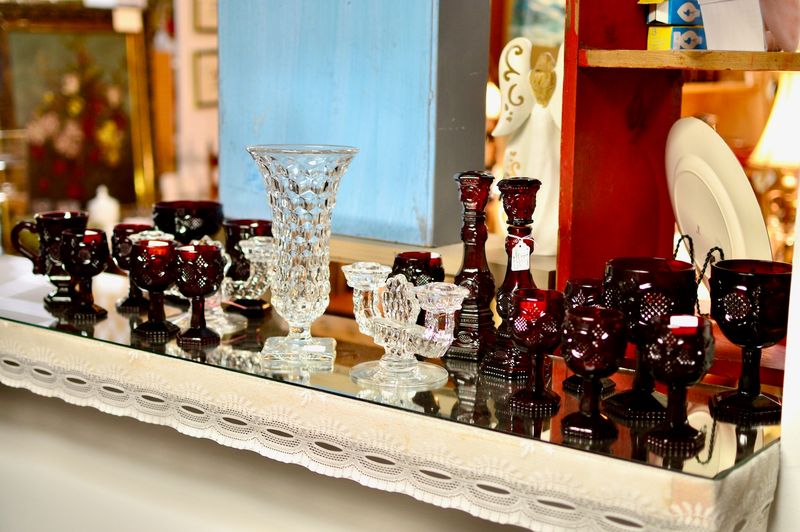 Compare Old Signs, Glassware, Books, And Retro Pieces Without Rushing