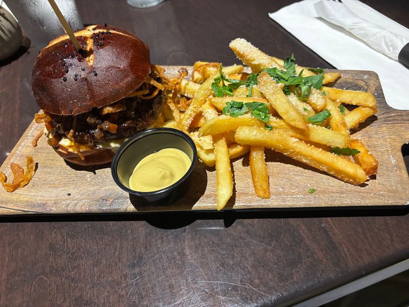 10 Amazing Under-The-Radar Restaurants In Connecticut Serving Amazing Gluten-Free Comfort Food - Decor Hint Prime BGR, New Haven