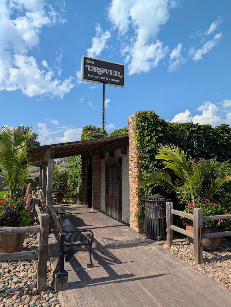 Every Visitor To Nebraska Should Eat At These 9 Classic Restaurants - Decor Hint The Drover, Omaha