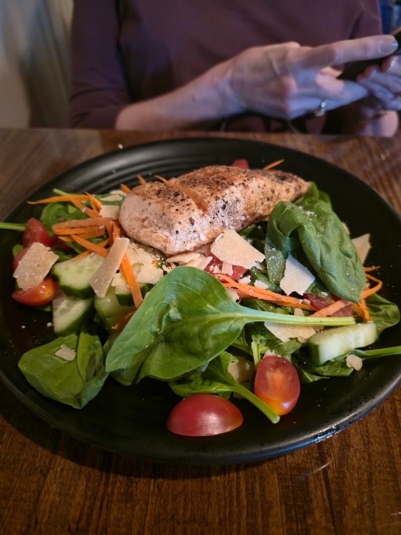 10 Virginia Dog-Friendly Restaurants That Go Beyond The Basics - Decor Hint Dwayne & Co., Abingdon