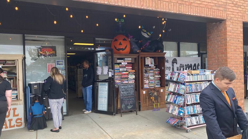 The Crazy Book Lady, Acworth