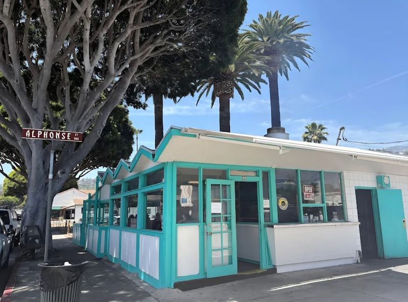 10 Santa Barbara, California Restaurants Worth Building A Full July Food Getaway Around - Decor Hint La Super-Rica Taqueria, Milpas Street, Santa Barbara, California