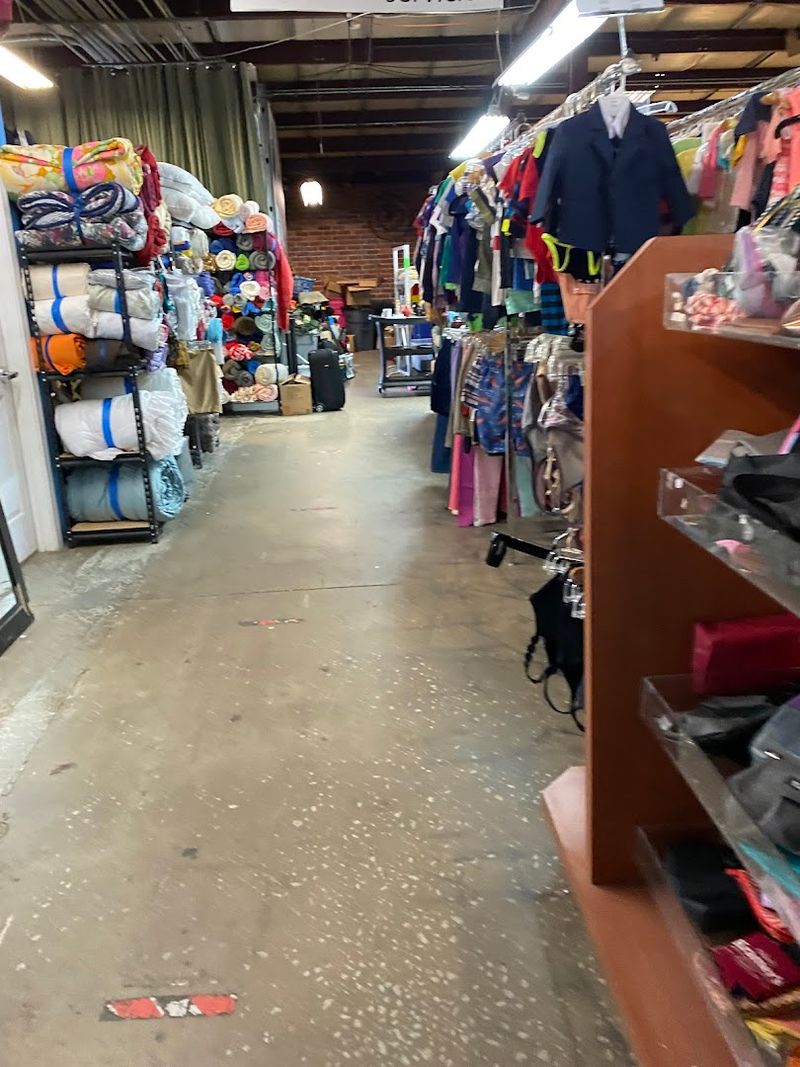 This Incredible Secondhand Shop In Georgia Is Worth The Trip - Decor Hint Free Clothing Access For Those Who Need It Most