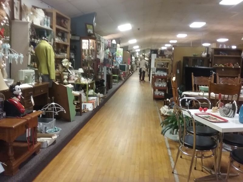 This Former North Carolina Skating Rink Is Now A 12,000-Square-Foot Antique Treasure Hunt - Decor Hint Furniture, Glassware, And Collectibles Fill Nearly Every Corner