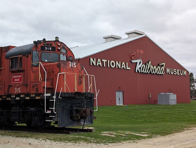 10 Wisconsin Day Trips Filled With Scenery And Local History - Decor Hint National Railroad Museum, Ashwaubenon