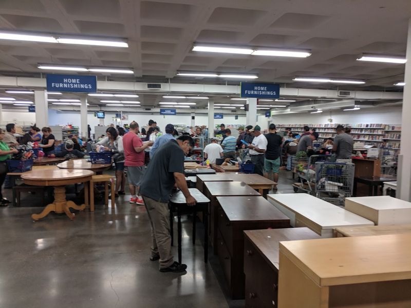 Deseret Industries, Los Angeles