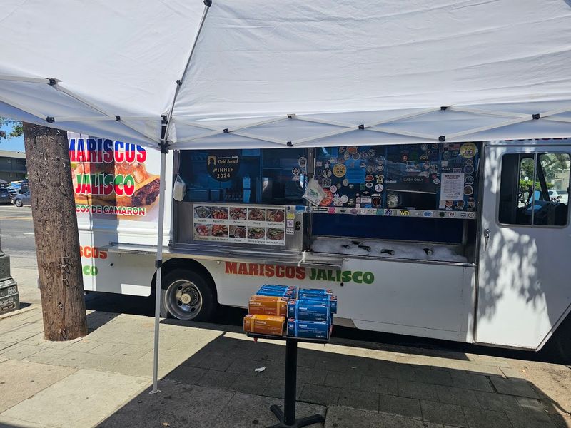 12 Beloved California Restaurants Locals Trust Without The Tourist Trap Routine - Decor Hint Mariscos Jalisco, Los Angeles