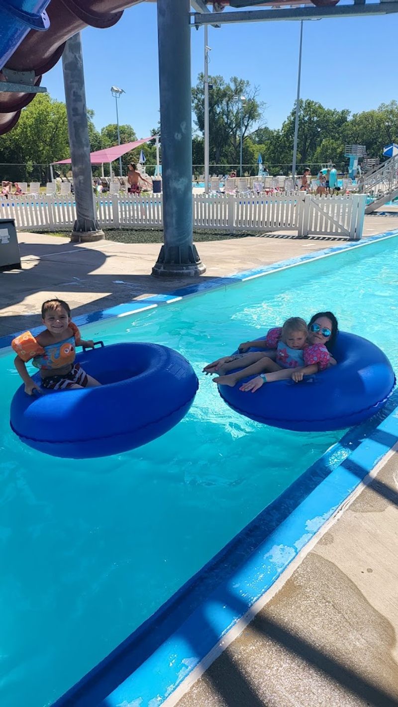 Pawnee Plunge Water Park, Columbus