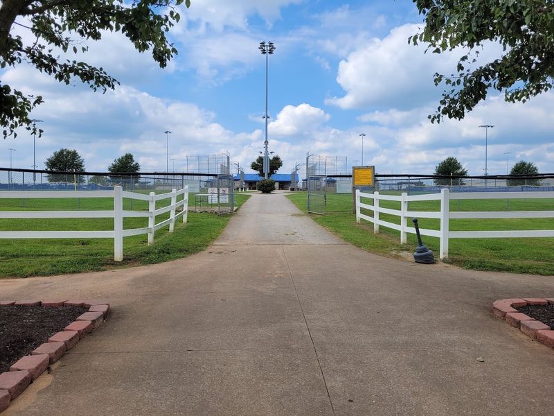 Few Walking Trails In Kentucky Feel As Calm And Peaceful As These 9 Senior-Friendly Gems - Decor Hint Michael O. Buchanan Park