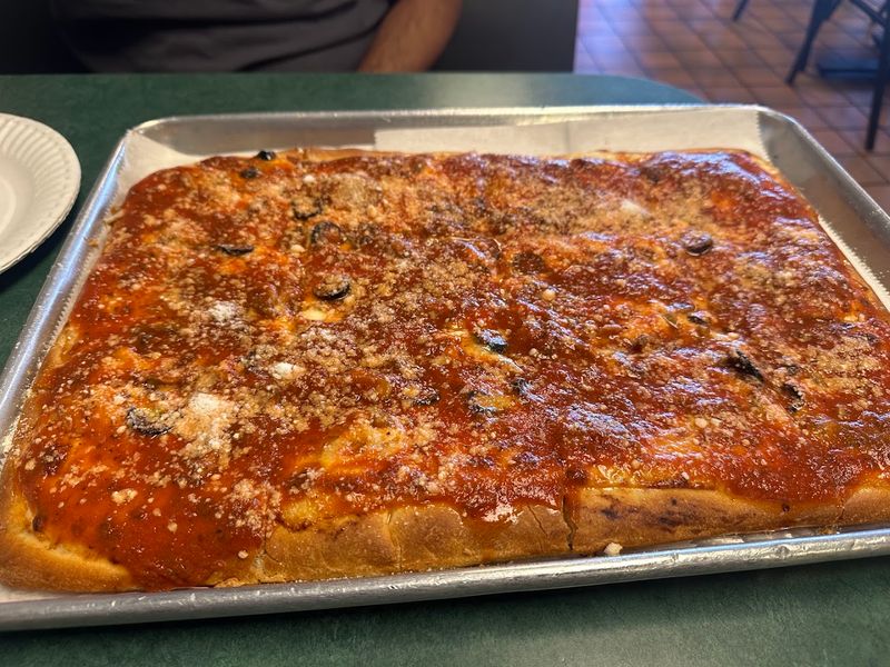 Everyone In New York Needs To Taste The Iconic Pizza At This Small-Town Restaurant - Decor Hint A Pizza Style Unlike Anything You Have Tried Before