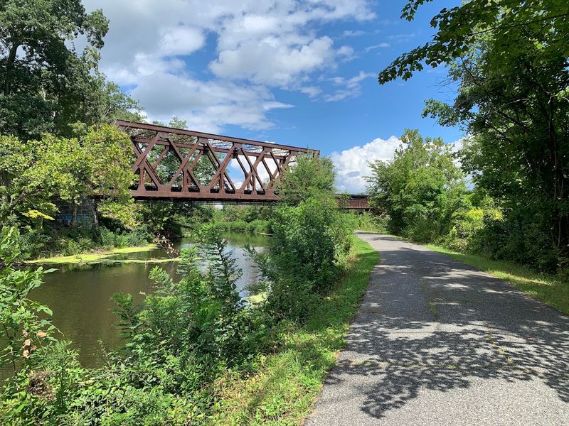 Few Walking Trails In Connecticut Feel As Peaceful And Scenic As These 8 Senior-Friendly Routes - Decor Hint Windsor Locks Canal State Park Trail