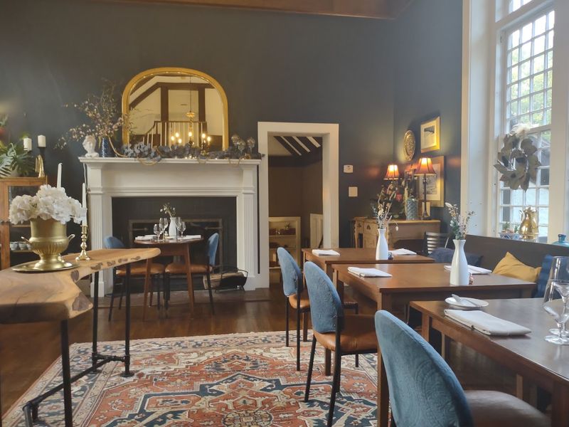 Redbook Restaurant At Holbrook Inn, Charles Town