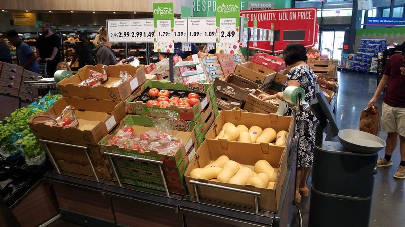 This Enormous North Carolina Grocery Store Helps Families Save Thousands Every Year - Decor Hint Check The Weekly Deals Before Planning Your Meals