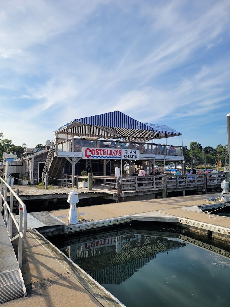 This Connecticut Fishing Village Is One Of The Coast's Best-Kept Secrets - Decor Hint Seafood Shacks Serve Flavors Tied To The Waterfront