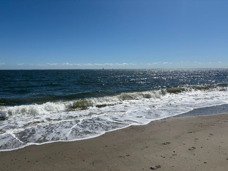 The Connecticut Beach Town Where Neighbors Still Wave And Life Feels Simpler - Decor Hint Jennings Beach Is A Local Favorite