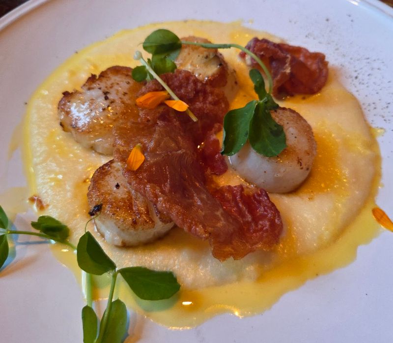 This Maine Italian Restaurant Serves Handmade Pasta So Authentic, You'll Think You're In Rome - Decor Hint The Menu Changes With The Seasons