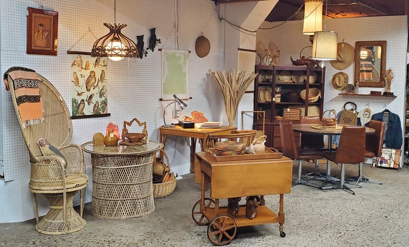 These 10 Kentucky Shops Are Full Of Vintage And Secondhand Fabric Finds - Decor Hint Mellwood Antiques & Interiors