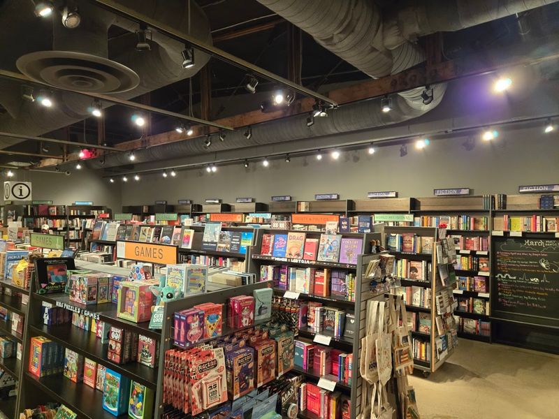 This Hidden Bookstore Bar In Arizona Is Worth Discovering - Decor Hint Books You Actually Want To Read