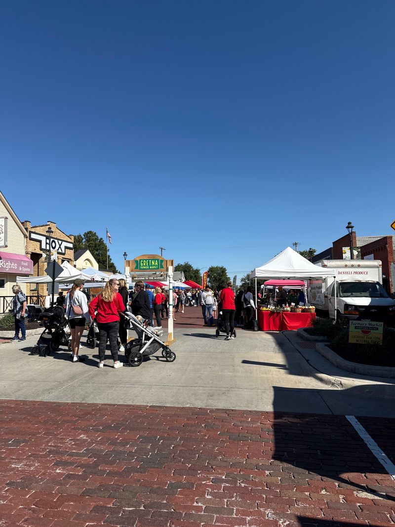 This Summer Special Nebraska Farmers Market Turns Saturday Mornings Into A Downtown Street Party - Decor Hint The Four-Hour Schedule Leaves Plenty Of Weekend Ahead