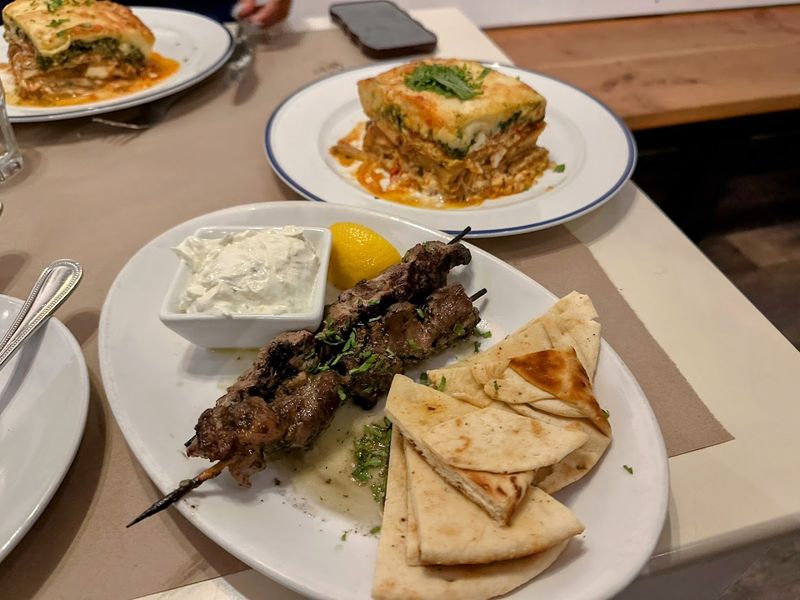 Shareable Plates Make The Meal More Social