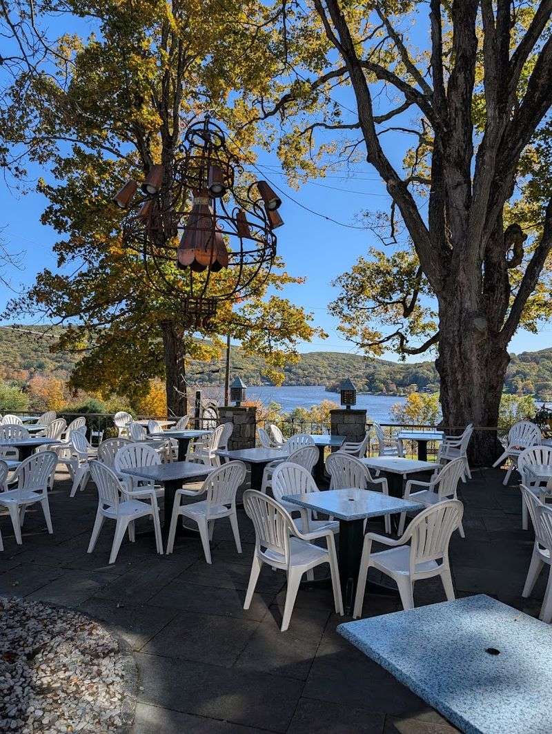 Hopkins Inn Restaurant, Warren