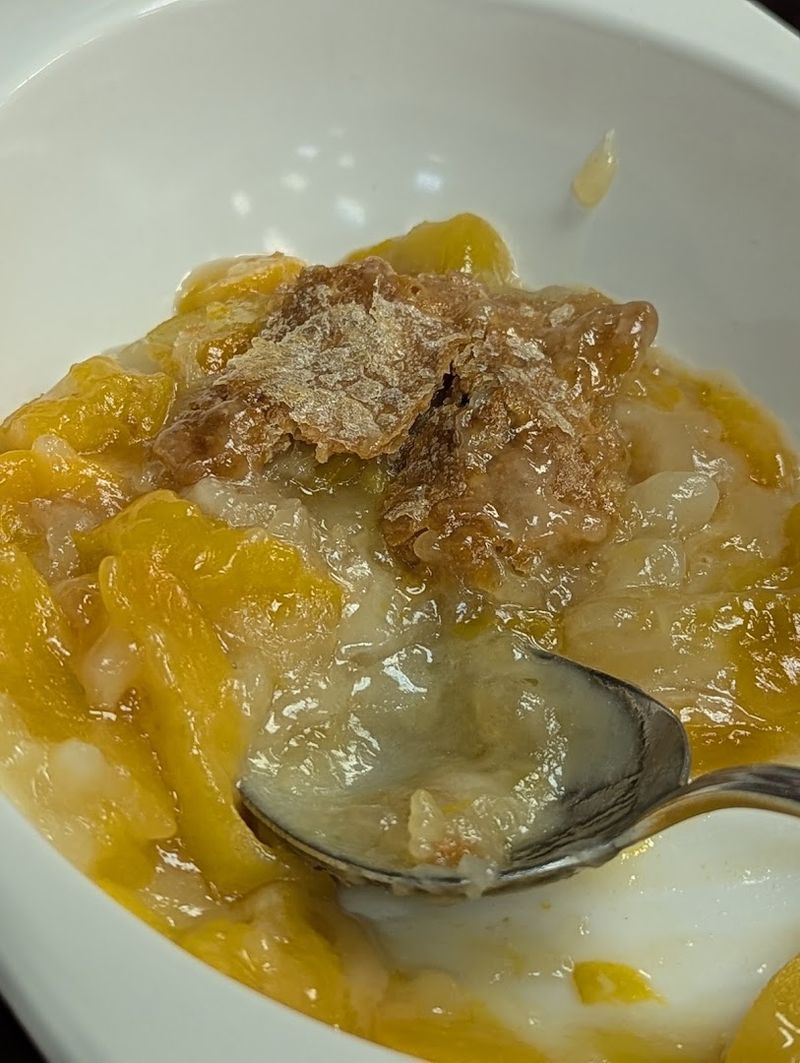 The Peach Cobbler That Closes Every Meal Perfectly