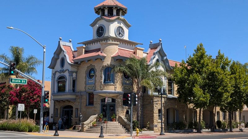 Old City Hall Restaurant, Gilroy