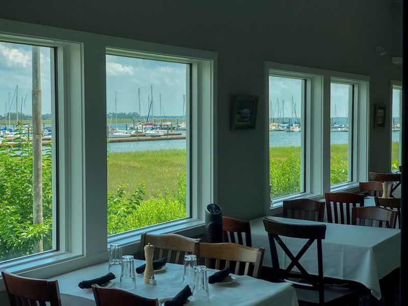 12 Top-Rated Seafood Restaurants In All Of Georgia - Decor Hint Coastal Kitchen, St. Simons Island