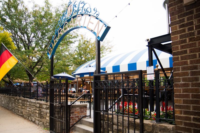 German-Inspired Spots In Kentucky You Have To Try This Year - Decor Hint Hofbräuhaus Newport
