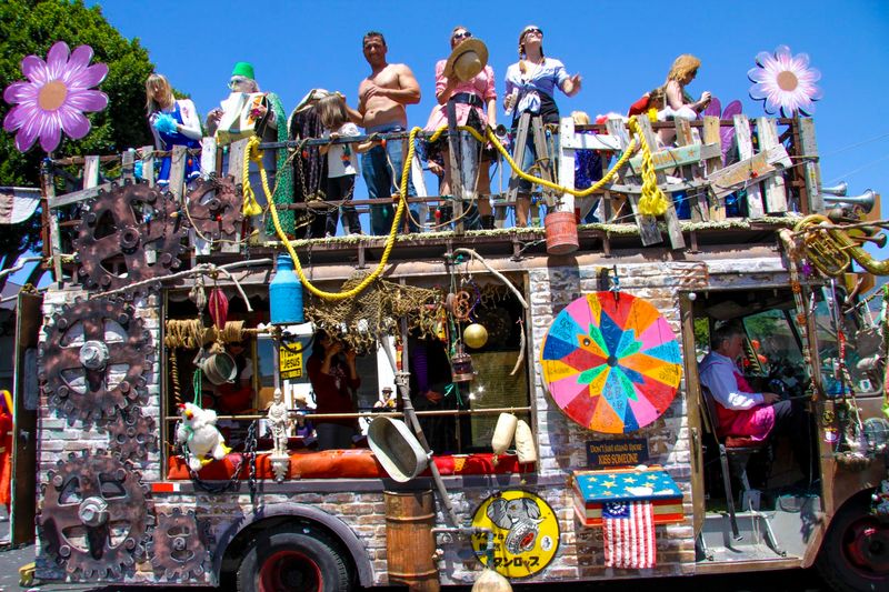 10 Of California's Strangest And Most Unforgettable Festivals You Have To See At Least Once - Decor Hint Doo Dah Parade, Pasadena