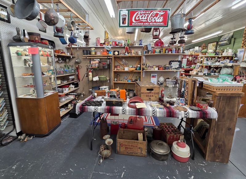 This Idaho Vintage Store Is A Goldmine For Rare Home Décor At Surprisingly Good Prices - Decor Hint Reasonable Prices Make Unexpected Finds Easier To Bring Home