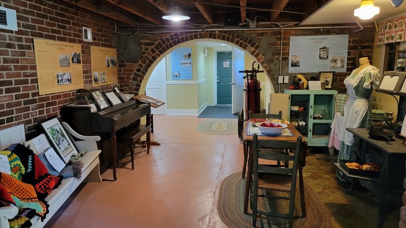 This North Carolina Museum Is Packed With Antique Sewing Machines, Giant Looms, And A Working Knitting Machine - Decor Hint Mill-Village Stories Add People Behind The Machines