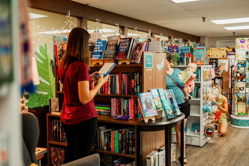 12 Kentucky Bookstores So Charming You'll Forget Your Phone Exists - Decor Hint Plaid Elephant Books