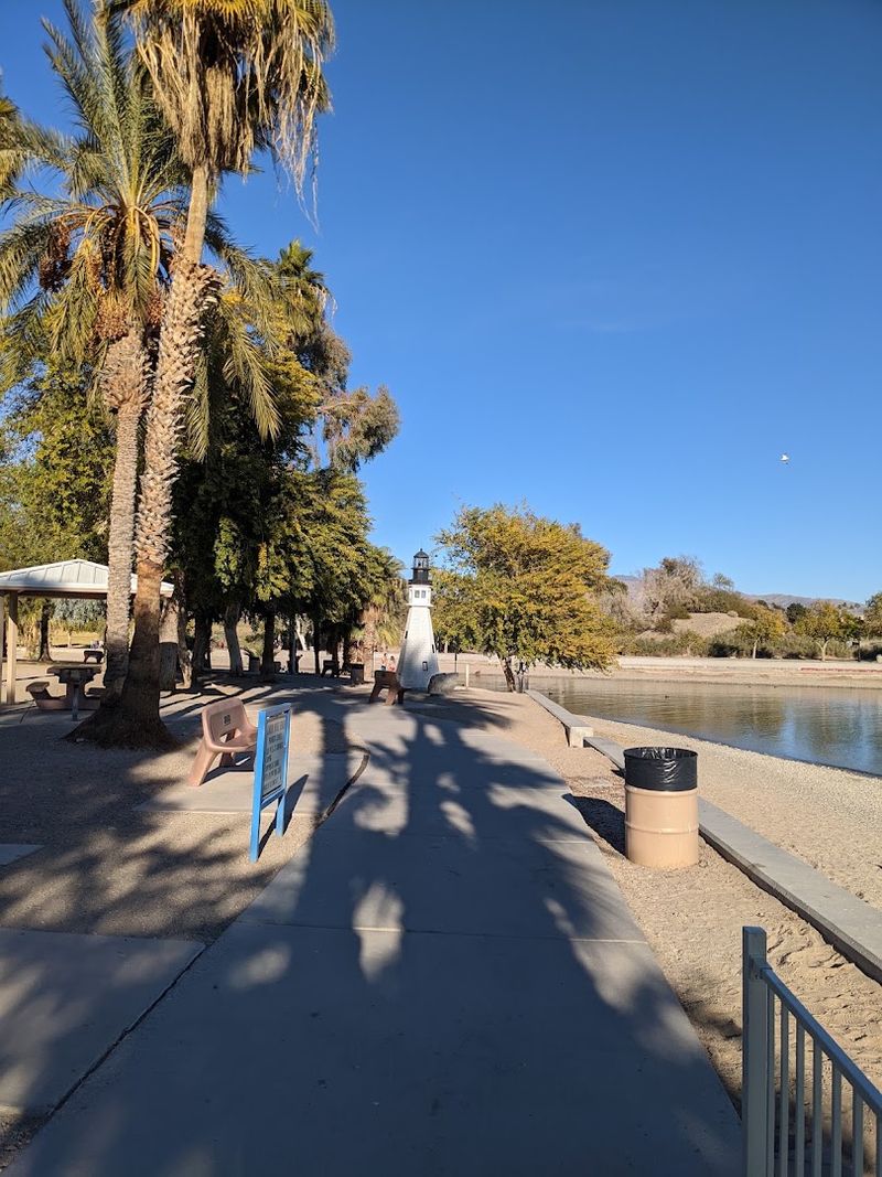 12 Arizona Summer Day Budget-Friendly Trips That Deliver Big Fun - Decor Hint London Bridge Beach, Lake Havasu City
