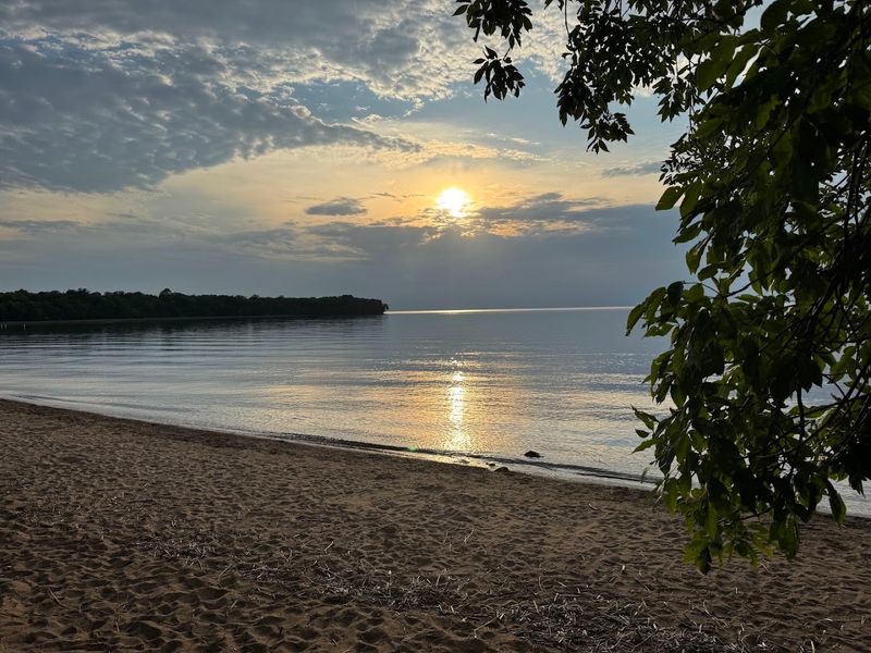 Father Hennepin State Park, Isle