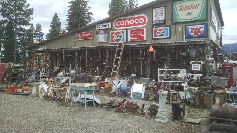 10 Enormous Antique Stores In Idaho Where Treasure Hunters Can Pack A Trunk For Under $38 - Decor Hint 3-Mile Antique Mall