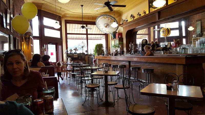 11 Low-Profile Eastern Nebraska Restaurants You'll Be Glad You Found - Decor Hint River House Soda Fountain & Cafe, Plattsmouth