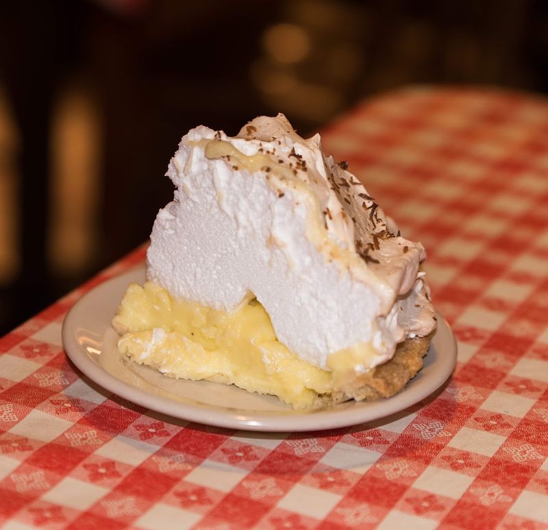 This Amish Country Buffet In Kentucky Might Serve The Best Southern Cooking In The State - Decor Hint Homestyle Desserts That Close The Deal