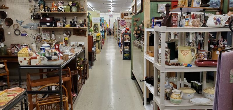 Bargain Hunters Antique & Flea Market Mall, Knoxville