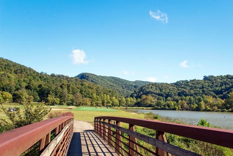 10 Kentucky State Parks So Gorgeous They Could Easily Rival National Parks - Decor Hint Pine Mountain State Resort Park