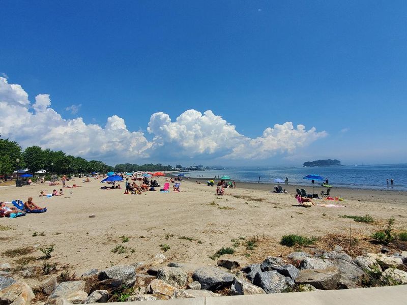 13 Connecticut Coastal Spots That Belong On Every Beach Lover's Bucket List - Decor Hint Calf Pasture Beach, Norwalk