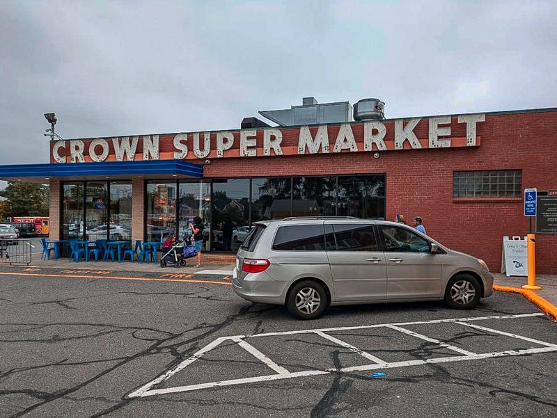 10 Connecticut Spots Serving Classic Jewish Deli Favorites Locals Love - Decor Hint The Crown Market, West Hartford