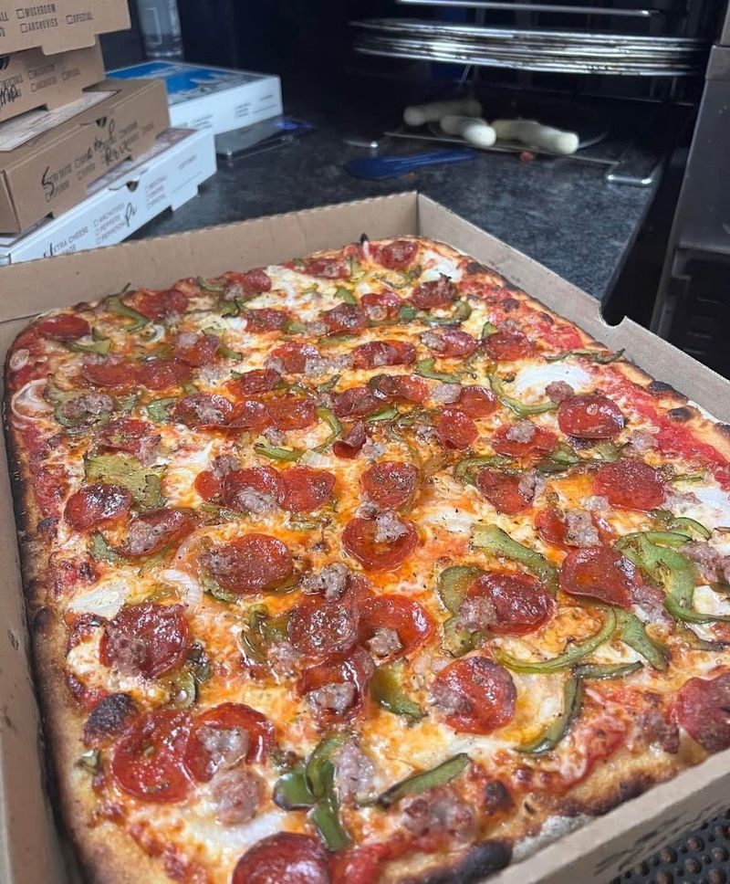 Luigi's Famous, Lincroft 
