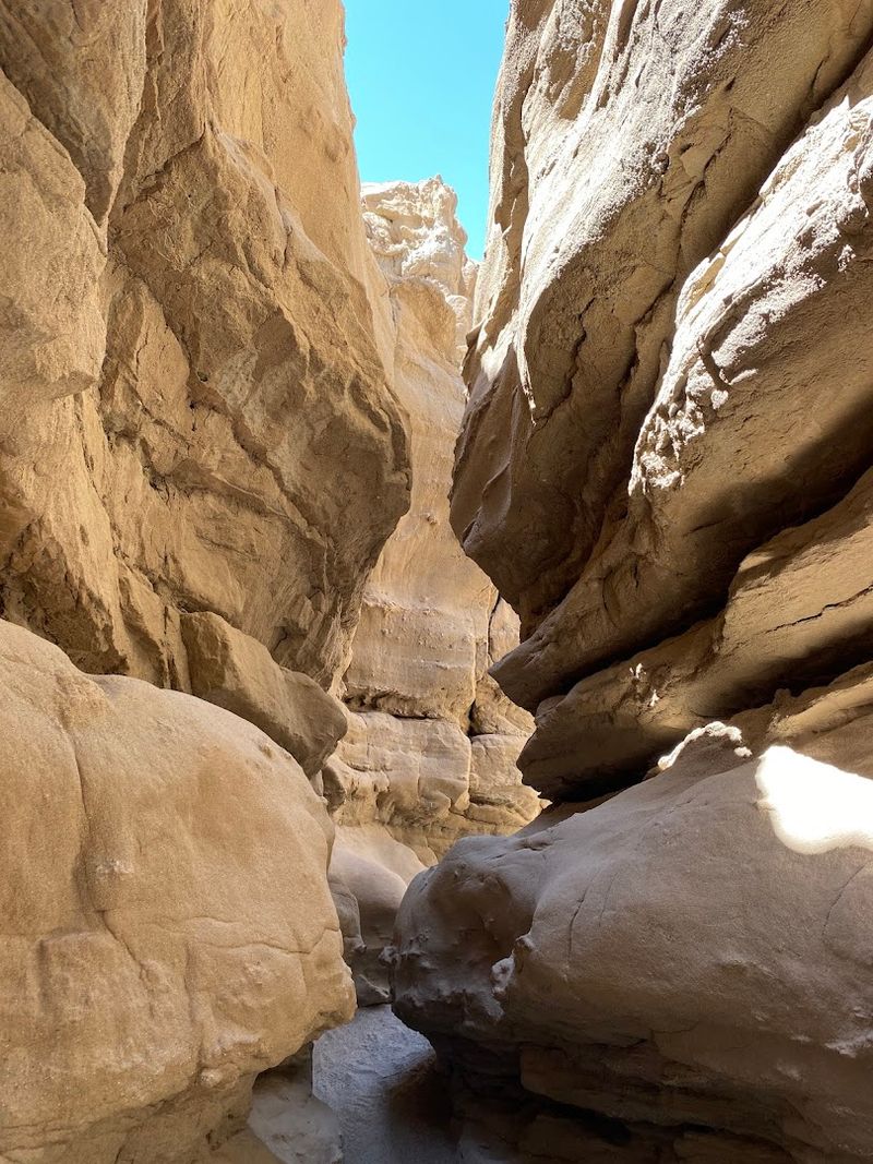 These 12 California Trails Lead To Giant Boulders, Slot Canyons, And Surreal Rock Formations - Decor Hint The Slot, Anza-Borrego Desert State Park