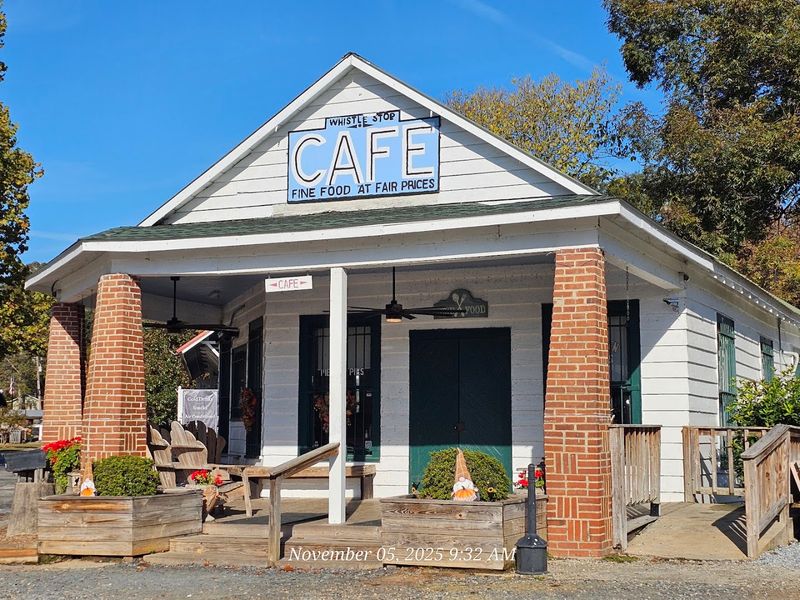 10 Tiny Hole-In-The-Wall Restaurants In Georgia That Have A Loyal Local Following - Decor Hint The Whistle Stop Cafe, Juliette
